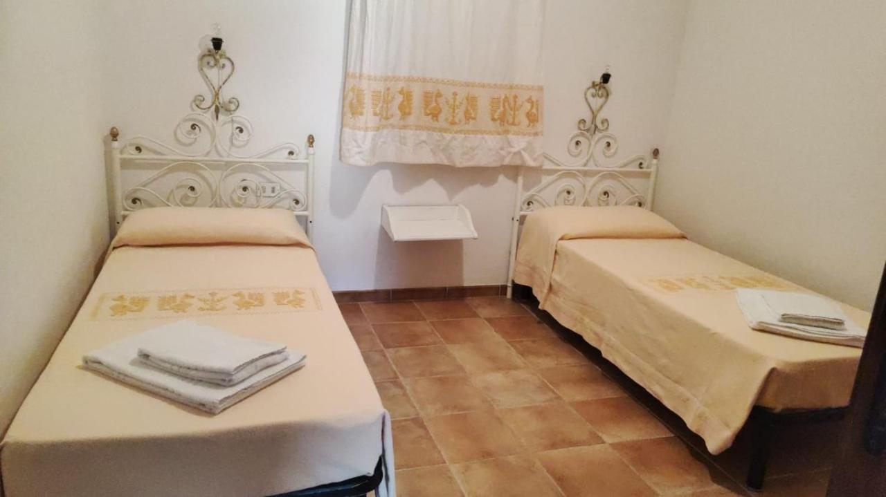 Residence Spiaggia Bianca Golfo Aranci Exterior photo