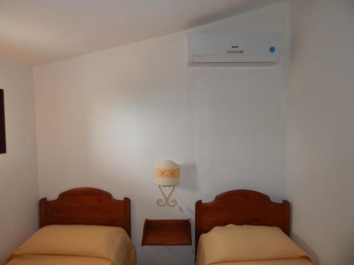 Residence Spiaggia Bianca Golfo Aranci Exterior photo