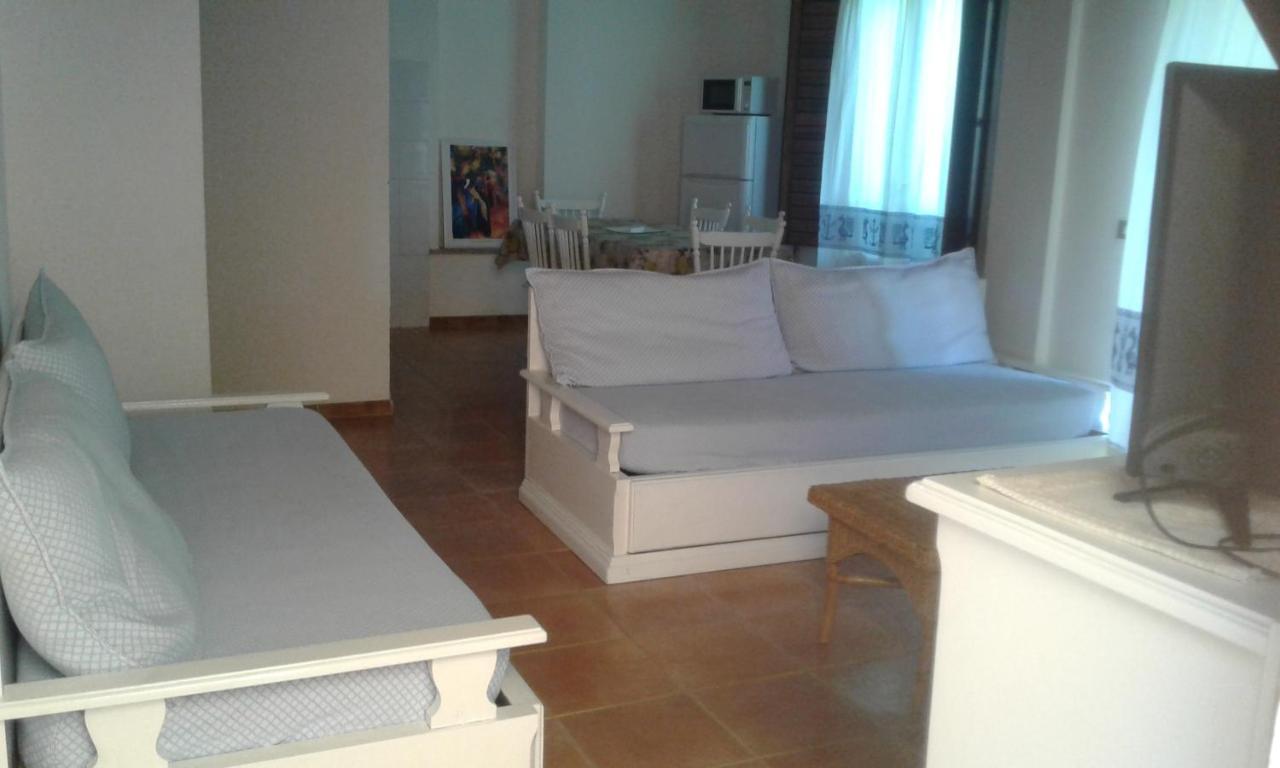 Residence Spiaggia Bianca Golfo Aranci Exterior photo