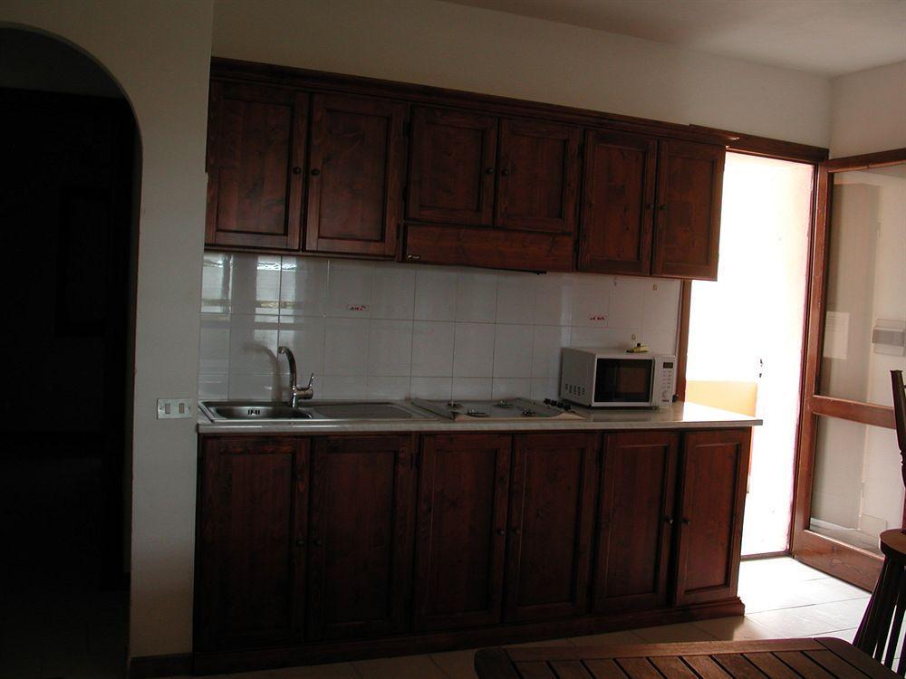 Residence Spiaggia Bianca Golfo Aranci Exterior photo