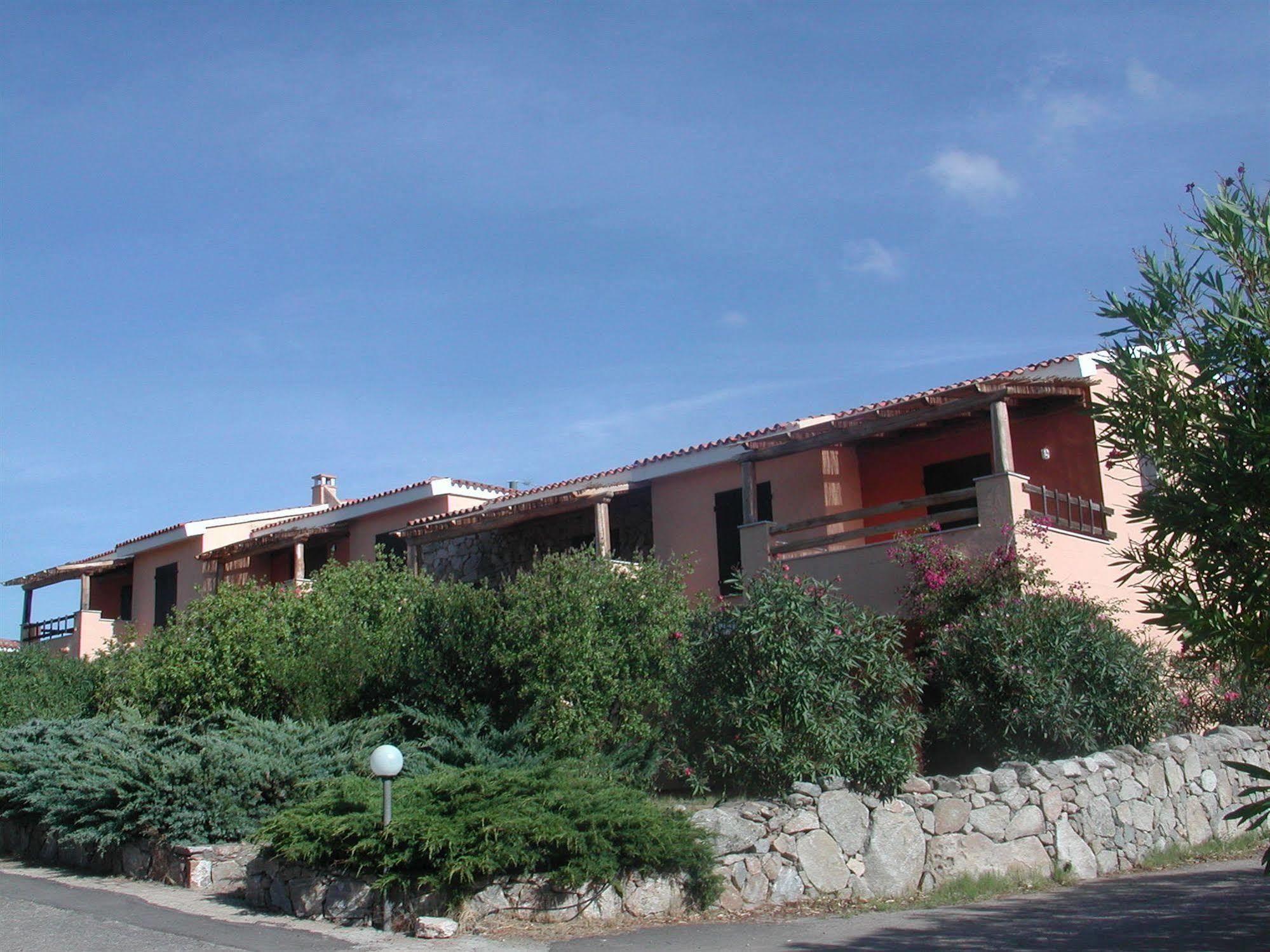 Residence Spiaggia Bianca Golfo Aranci Exterior photo