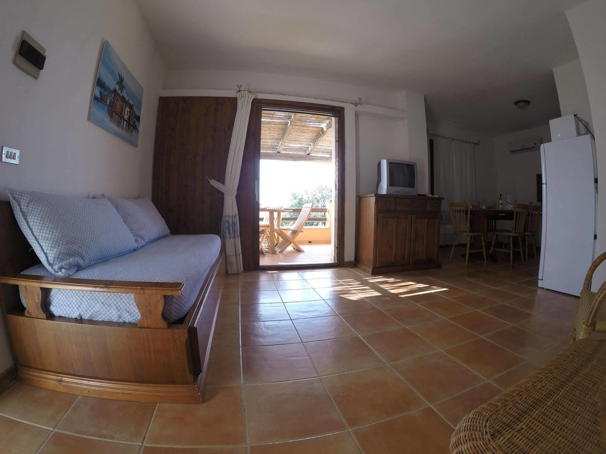 Residence Spiaggia Bianca Golfo Aranci Exterior photo