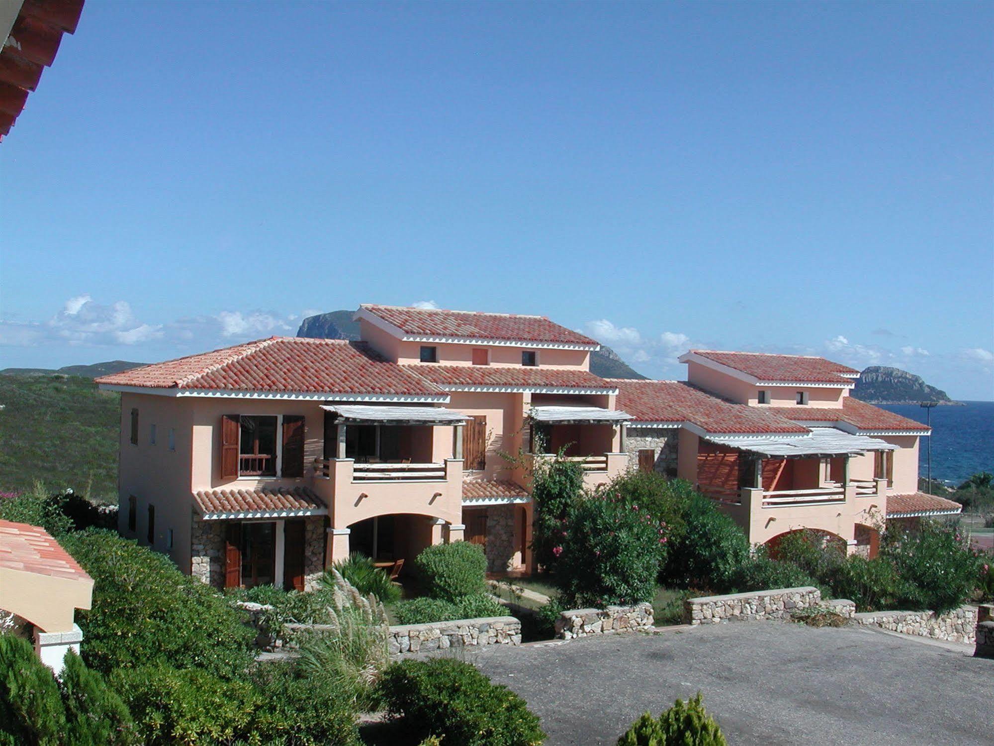 Residence Spiaggia Bianca Golfo Aranci Exterior photo