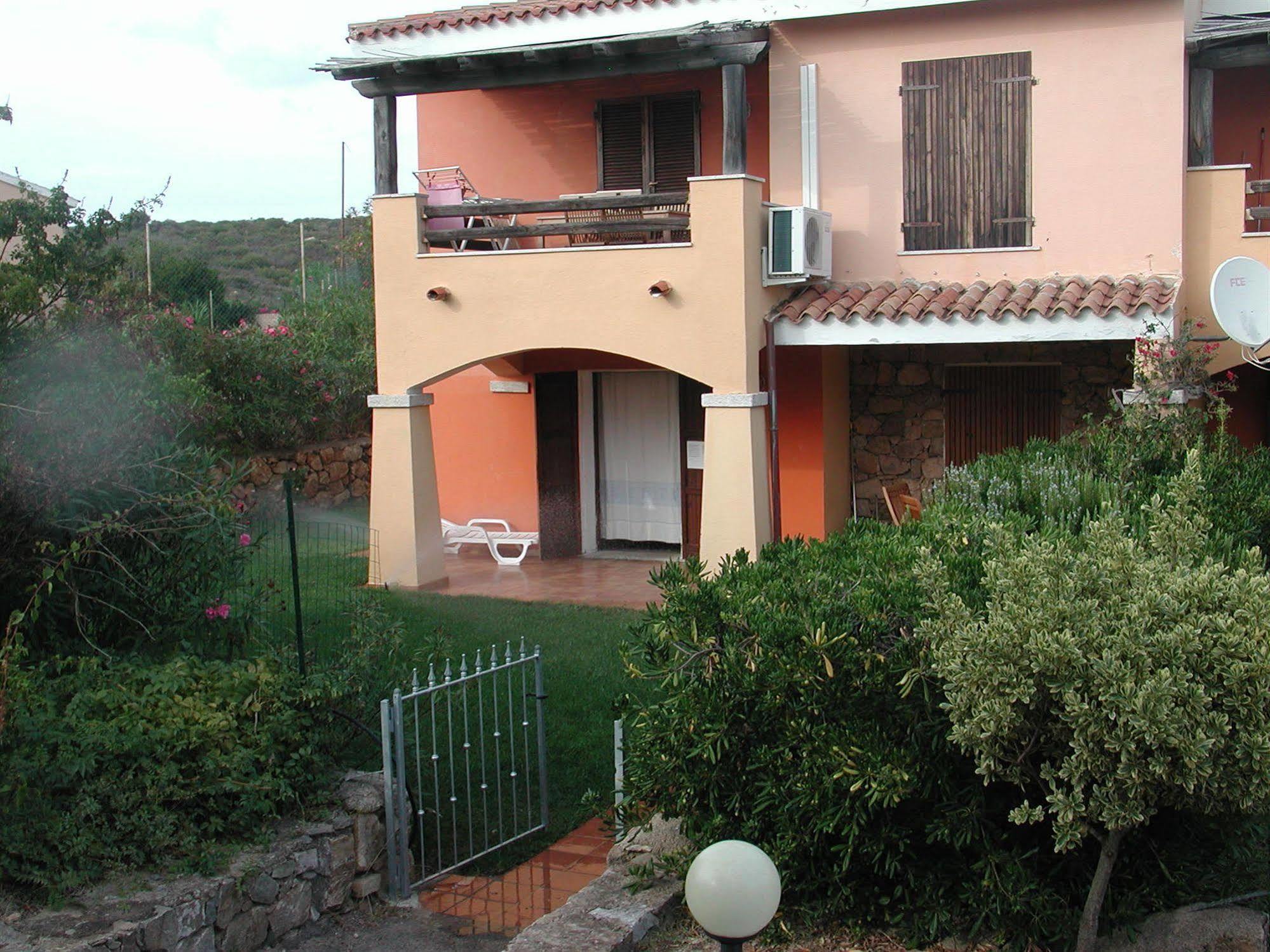 Residence Spiaggia Bianca Golfo Aranci Exterior photo