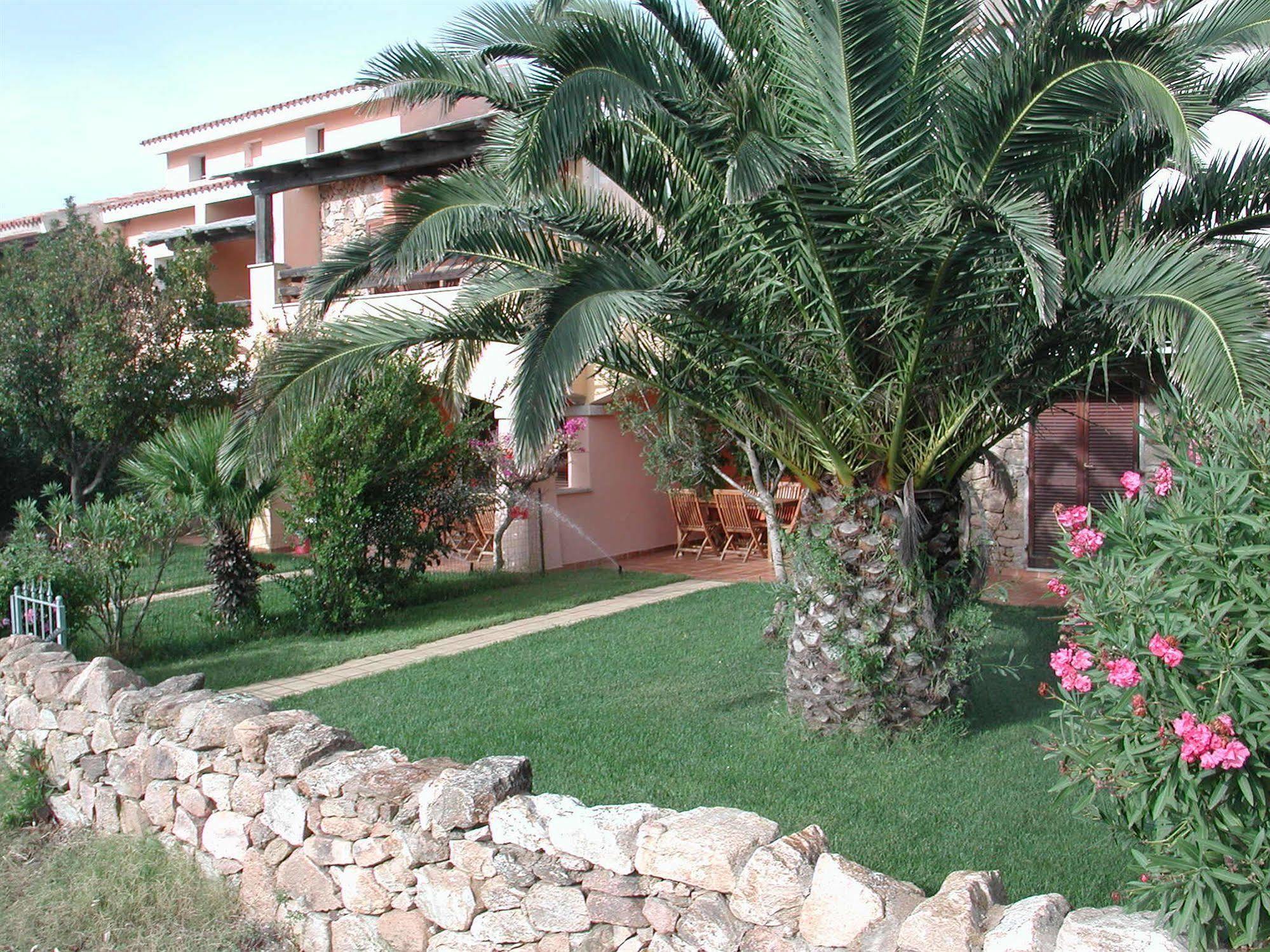 Residence Spiaggia Bianca Golfo Aranci Exterior photo