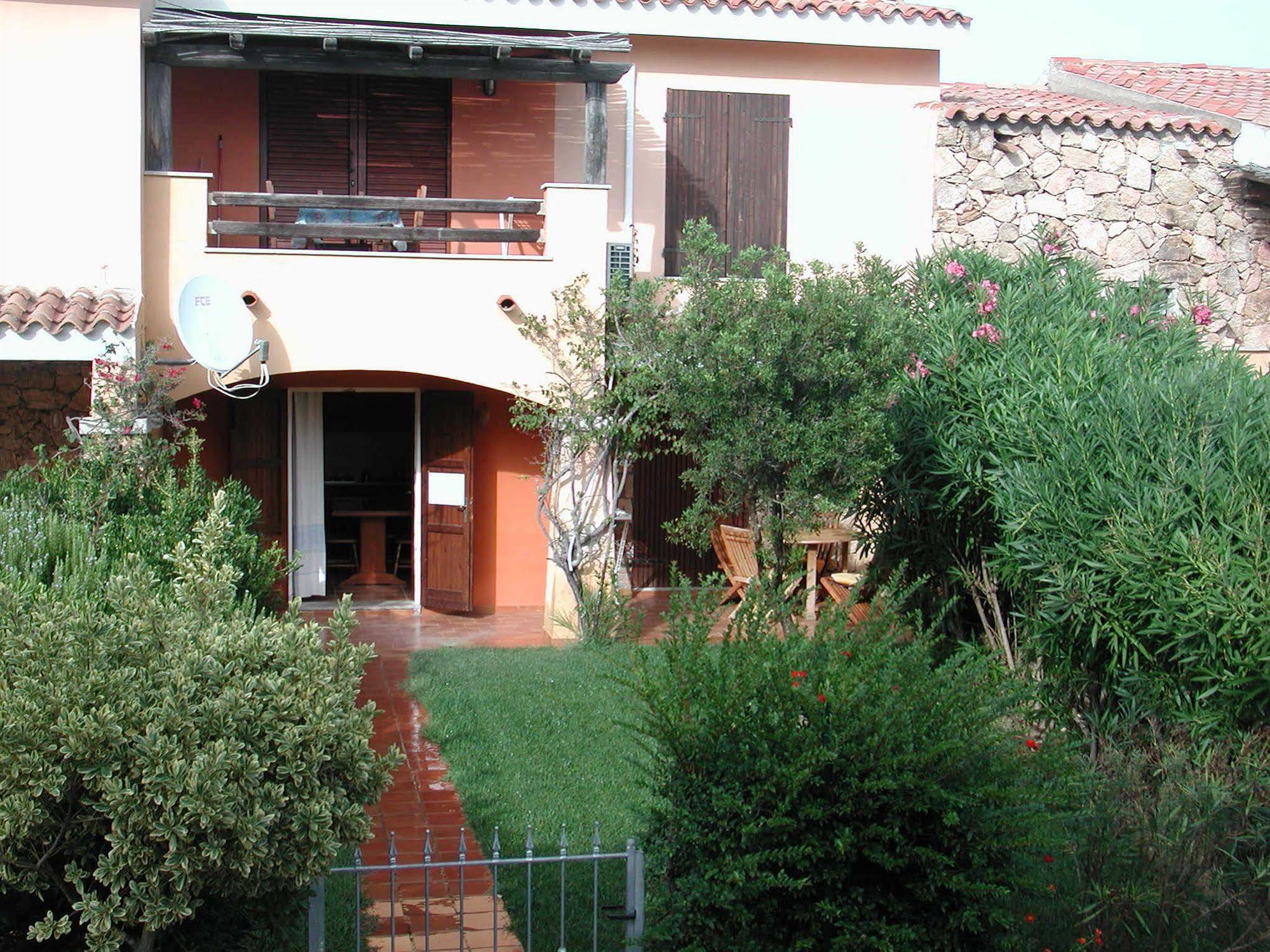 Residence Spiaggia Bianca Golfo Aranci Exterior photo